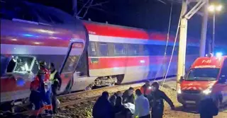 স্পেনে দুই যাত্রীবাহী ট্রেনের সংঘর্ষে নিহত ২১